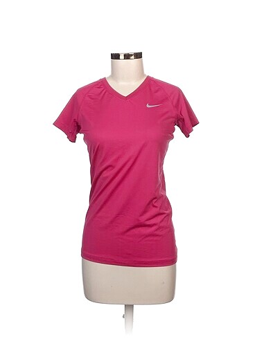 Nike Bluz %70 İndirimli.