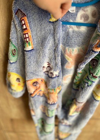 Kapüşonlu Erkek Çocuk Bağlama Desenli Bornoz - Görsel 3