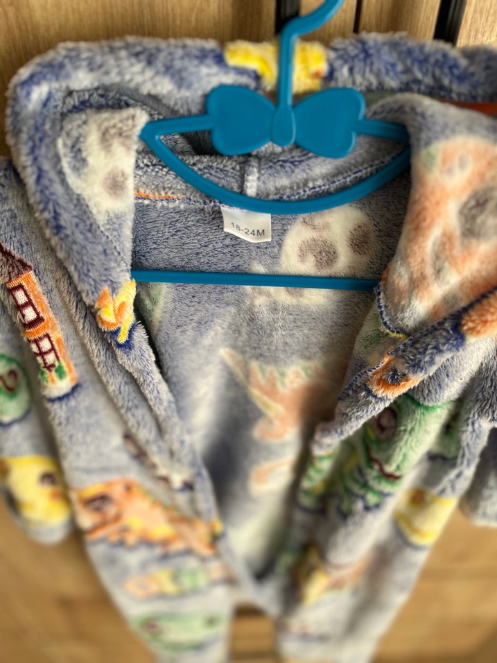 Kapüşonlu Erkek Çocuk Bağlama Desenli Bornoz - Görsel 2