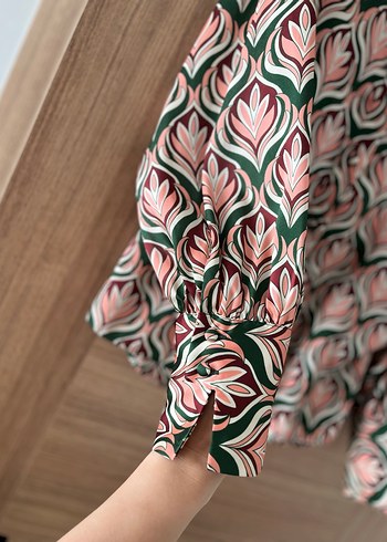 Bohem Çok Renkli Desenli V Yaka Gömlek - Görsel 3