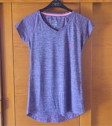 Nike T-shirt