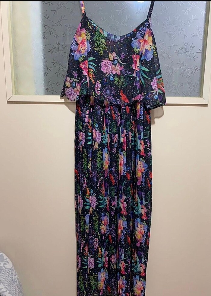 Çiçekli Elbise - Görsel 3