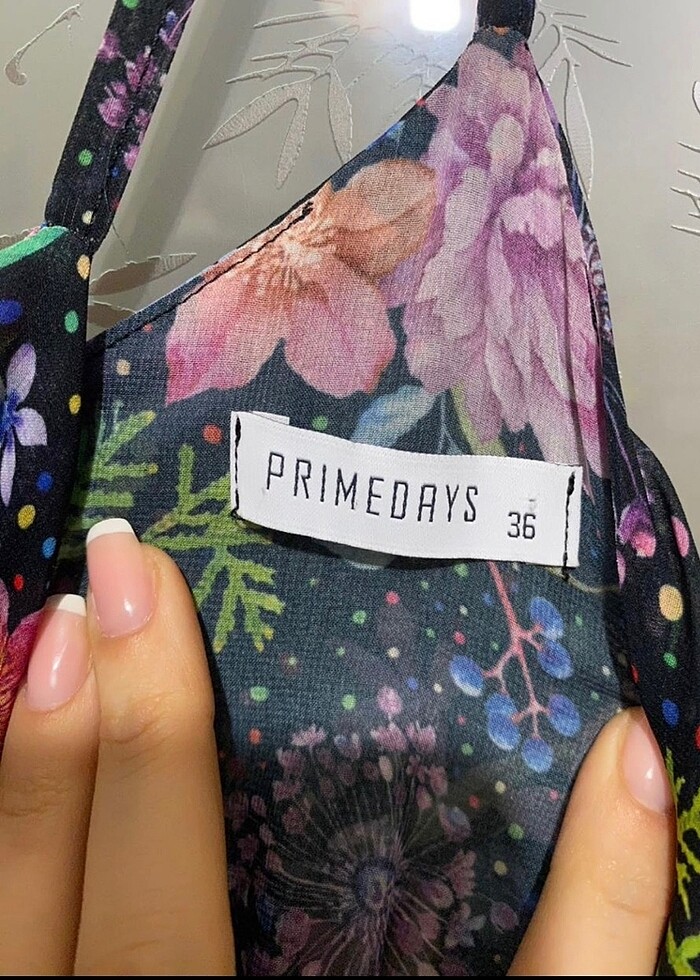 Çiçekli Elbise - Görsel 2