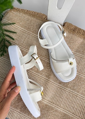 37 Beden Beyaz Dolgu Topuklu Minimalist Kadın Sandalet
