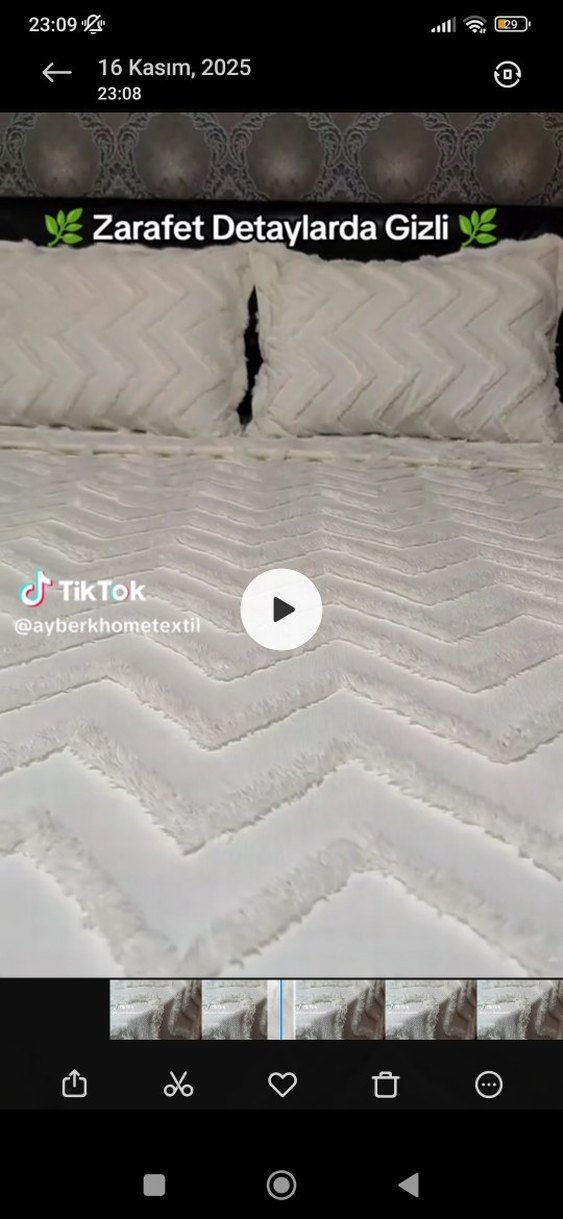 Nakış Detaylı Beyaz Yatak Örtüsü - Görsel 2