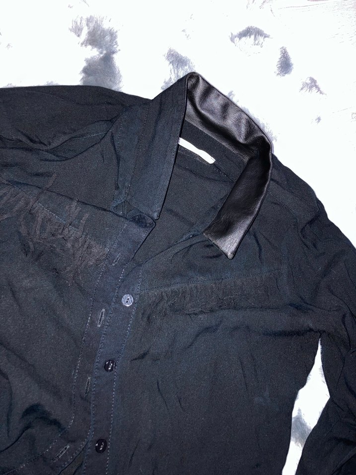 Siyah Deri Detaylı Gömlek - Görsel 3