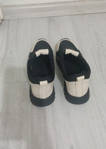 Krem siyah Kadın Dolgu Topuk Spor Ayakkabı - Görsel 3