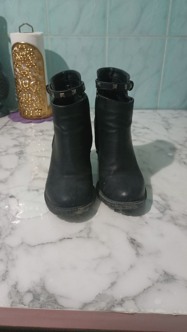 Kadın Siyah Deri Tokalı Topuklu Bot - Görsel 2