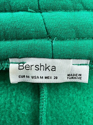 m Beden yeşil Renk Bershka Eşofman Altı %70 İndirimli.