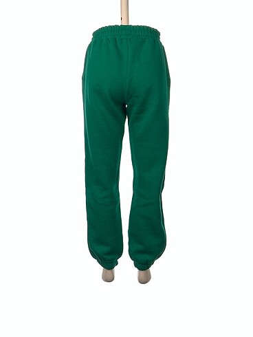 m Beden Bershka Eşofman Altı %70 İndirimli.