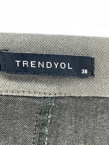 38 Beden çeşitli Renk Trendyol & Milla Düz Kesim %70 İndirimli.