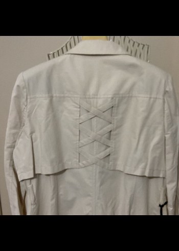 Düğmeli Uzun Beyaz Kadın Trençkot - Görsel 5