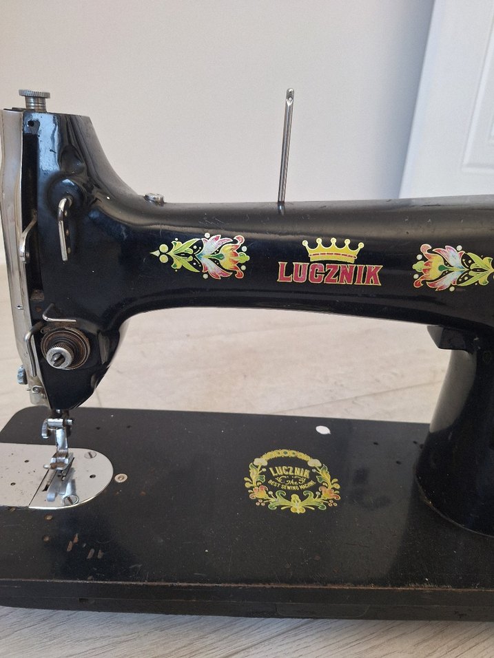 Siyah Vintage Dikiş Makinesi - Görsel 2