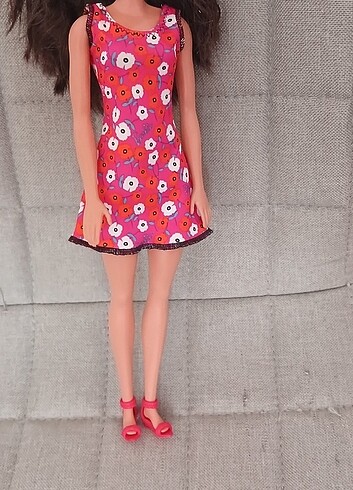 Barbie bebek