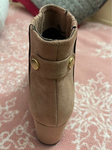 Pastel Pembe Bot - Görsel 5