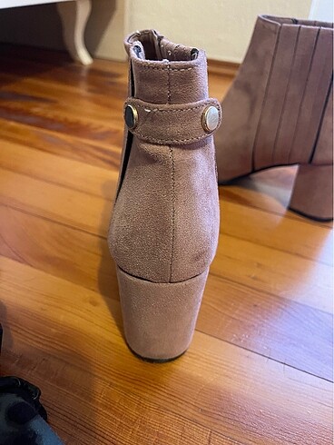 Pastel Pembe Bot - Görsel 7