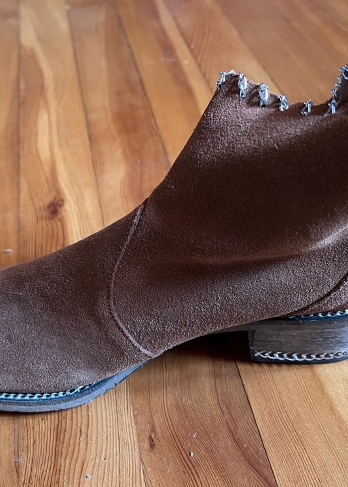 Kahverengi Bot - Görsel 2