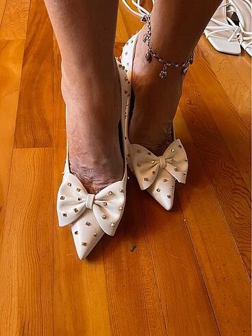 Beyaz Fiyonklu Ayakkabı - Görsel 5