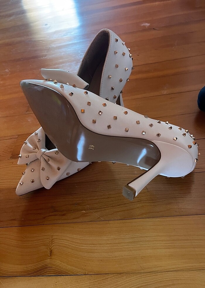 Beyaz Fiyonklu Ayakkabı - Görsel 2