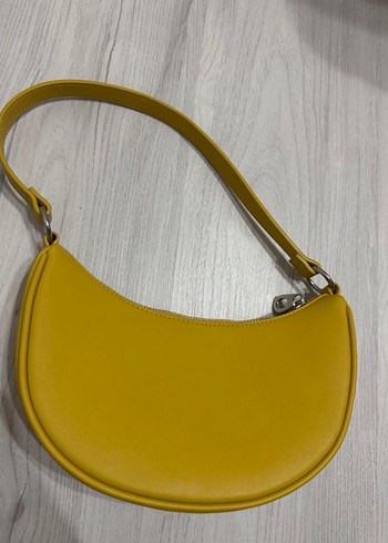 Pull bear ay çanta
