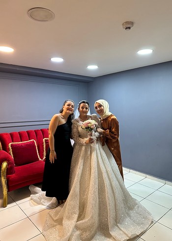38 Beden Uzun Siyah tek kol fiyonklu Elbise