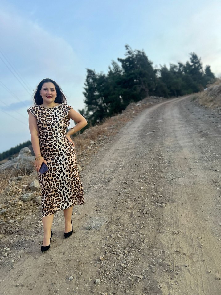 Leopar Desenli Drapeli elbise - Görsel 5