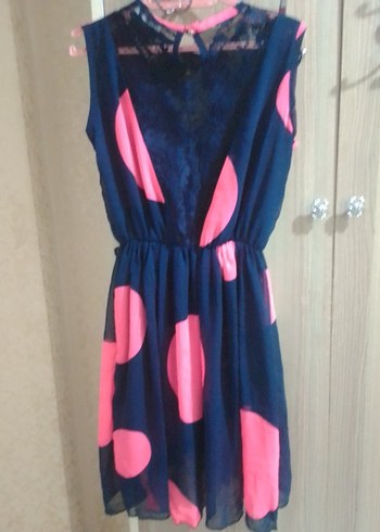 Puantiyeli V Yaka Midi Elbise - Görsel 2