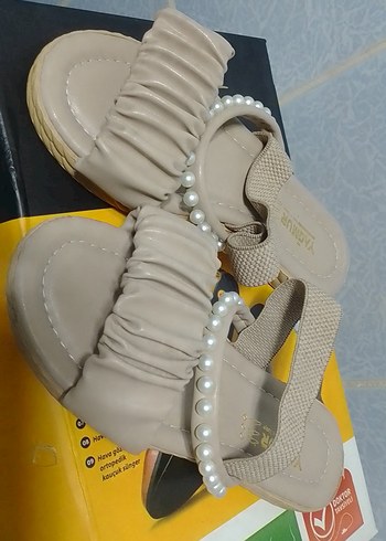 Bej Kadın Dolgu Topuklu Terlik İnci Detaylı - Görsel 3