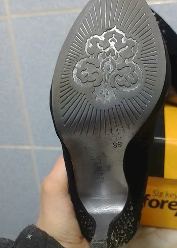 Siyah Pullu Yüksek Topuklu Gotik Kadın Ayakkabı - Görsel 7