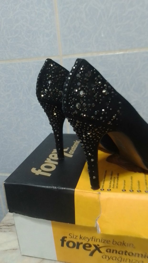 Siyah Pullu Yüksek Topuklu Gotik Kadın Ayakkabı - Görsel 4