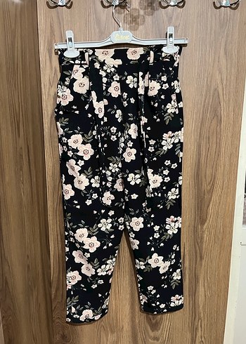 Çiçek Desenli Kemerli Kadın Pantolon - Görsel 2