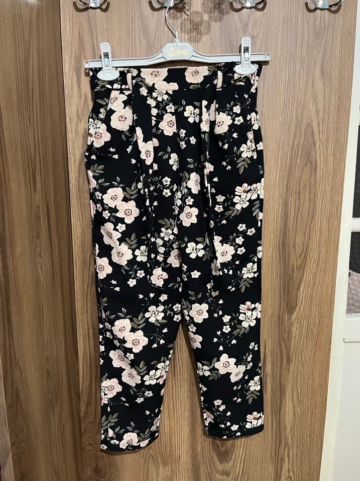 Çiçek Desenli Kemerli Kadın Pantolon - Görsel 2