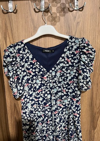 Çiçek Desenli Mini V Yaka Elbise - Görsel 5