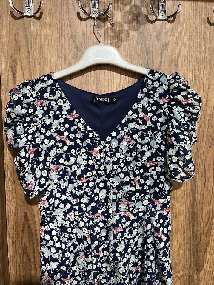 Çiçek Desenli Mini V Yaka Elbise - Görsel 3