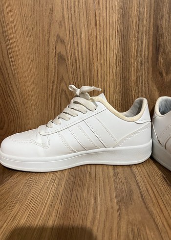 Beyaz Spor Ayakkabı - Görsel 15