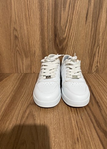 Beyaz Spor Ayakkabı - Görsel 2