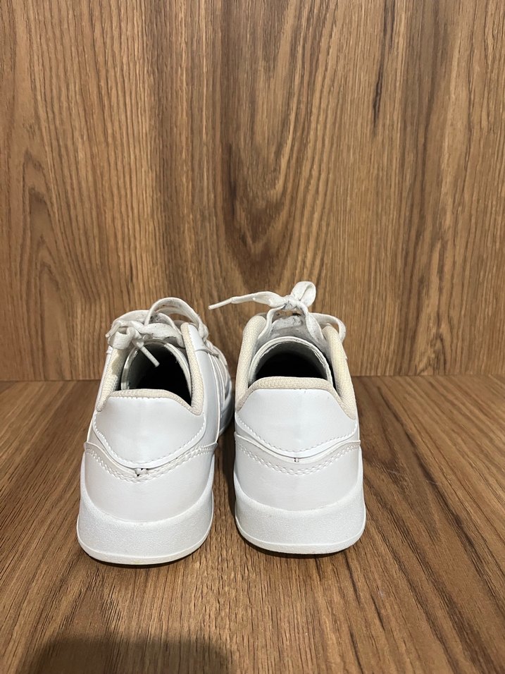 Beyaz Spor Ayakkabı - Görsel 4