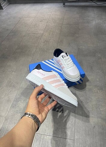 Adidas Life Style 