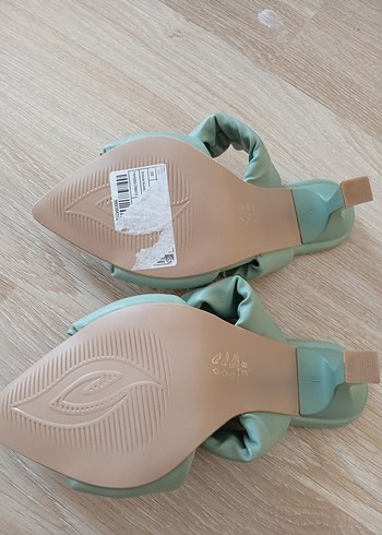38 Beden Yeşil Fiyonklu Stiletto Topuklu Kadın Terlik