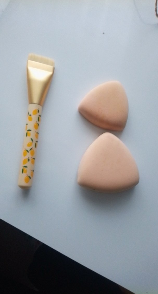 Limon Desenli İnce Fondöten Fırçası ve 2'li Sünger Seti - Görsel 2
