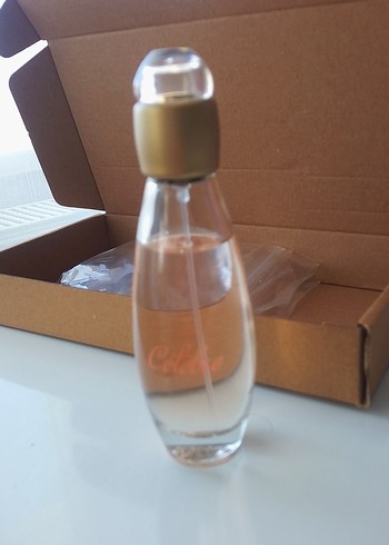 Avon Celebre Kadın Parfümü 30 ml - Görsel 2