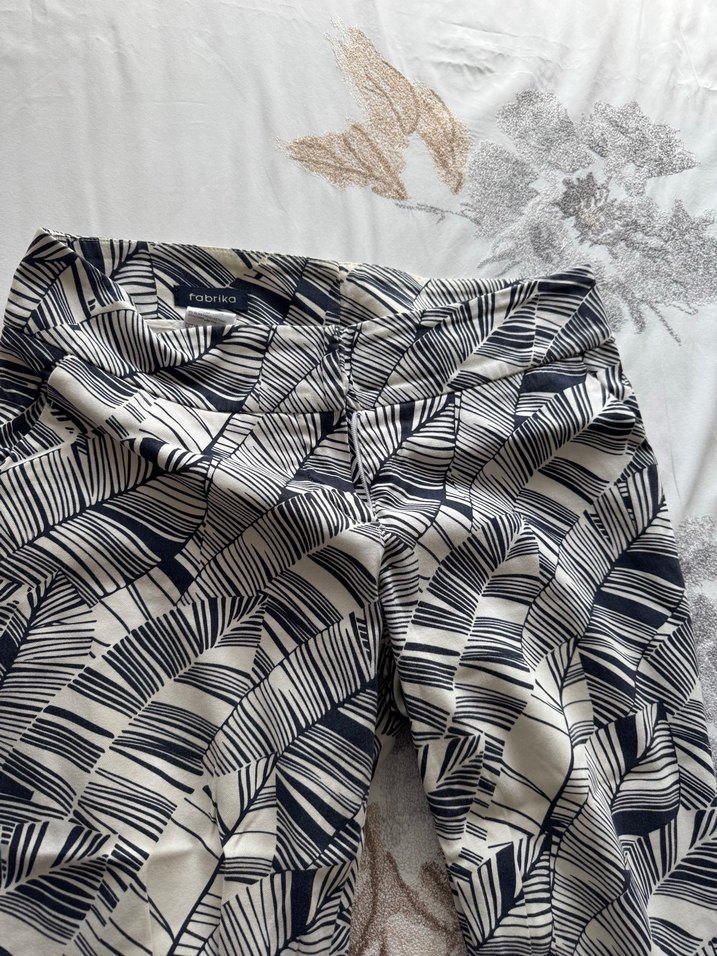 Gri Zebra Desenli Midi Kadın Pantolon - Görsel 2