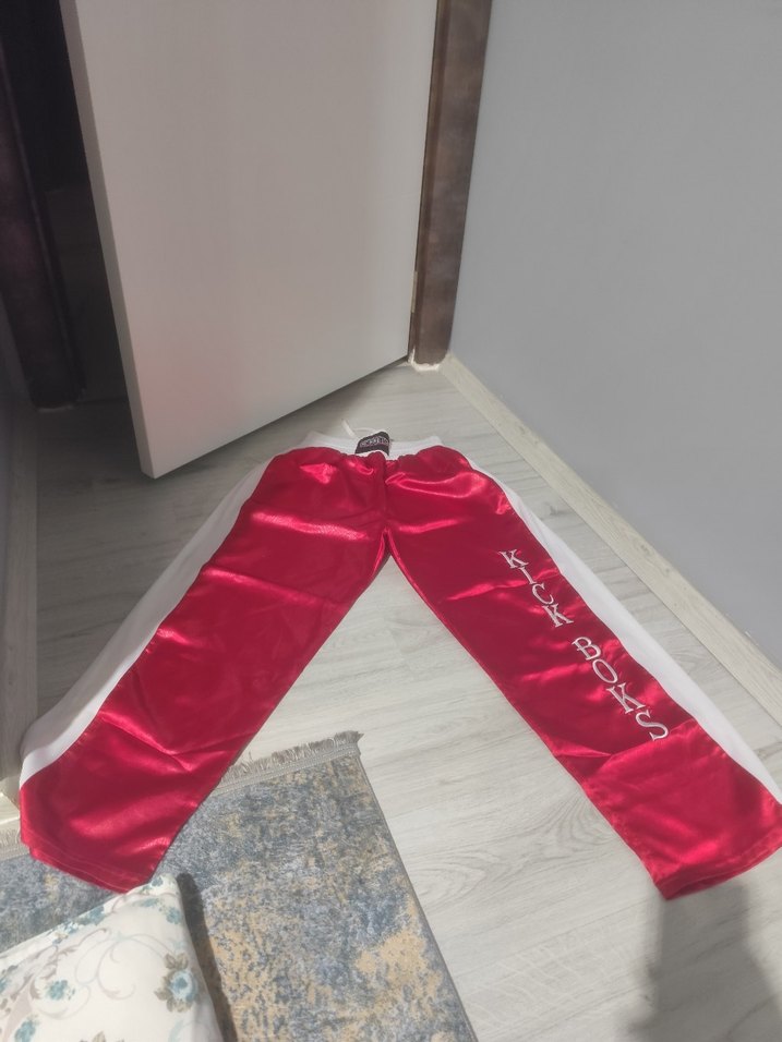 Kırmızı Parlak boks eşofmanı - Görsel 3