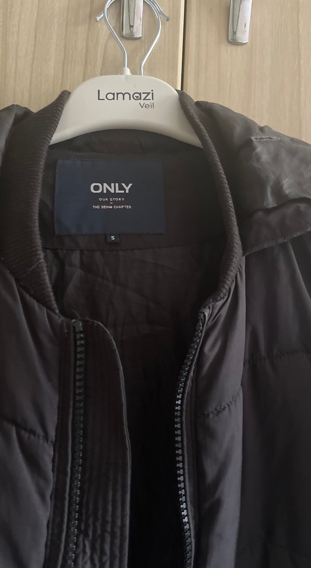 Siyah Kadın Kışlık Fermuarlı Mont - Görsel 3