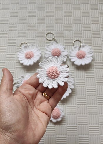 Diğer Beyaz Pembe örgü Papatya Anahtarlık amigurumi