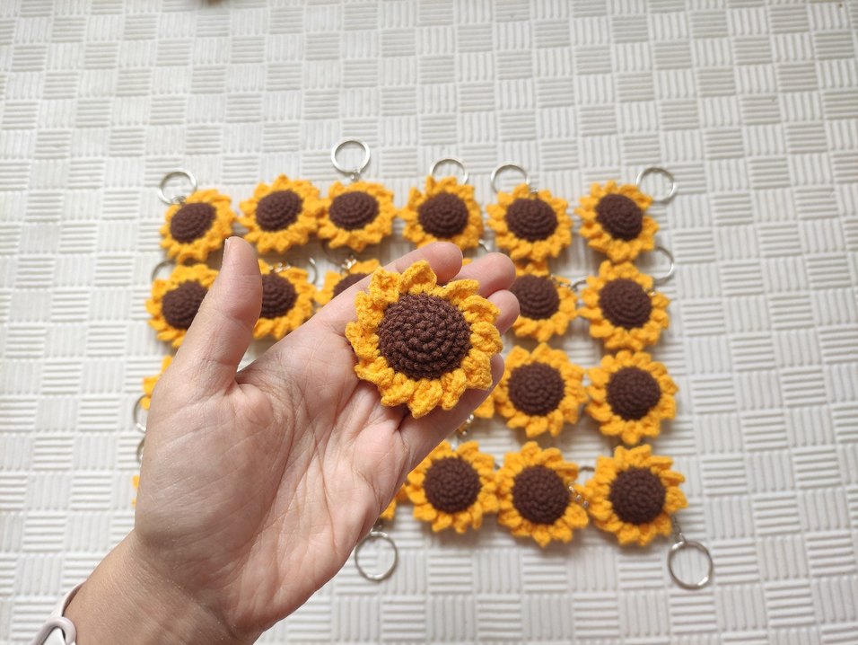 Sarı Örgü Ayçiçeği Anahtarlık Amigurumi 24lü - Görsel 2