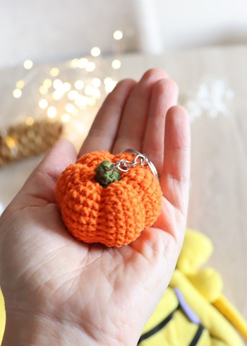 Sevimli bal kabağı örgü anahtarlık çanta süsü amigurumi - Görsel 10