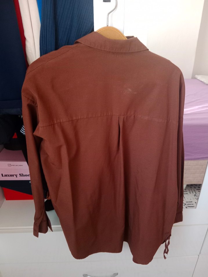 Düğmeli Kahverengi Kadın Gömlek - Görsel 2