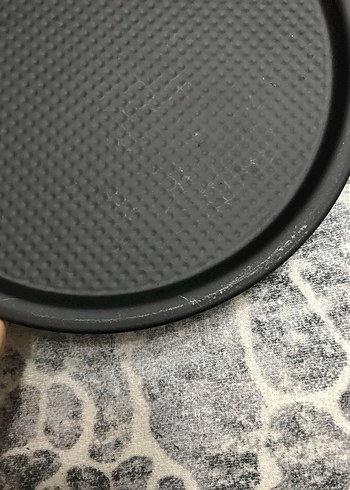 Altın Detaylı Siyah ve Beyaz Yuvarlak Tabaklar - Görsel 2