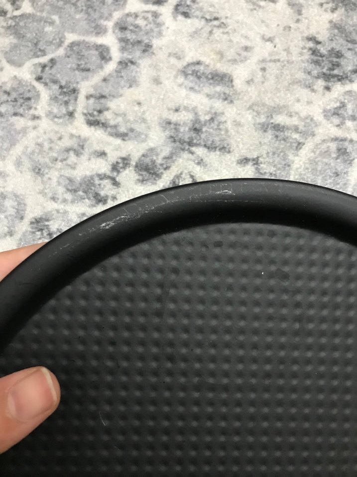 Altın Detaylı Siyah ve Beyaz Yuvarlak Tabaklar - Görsel 3